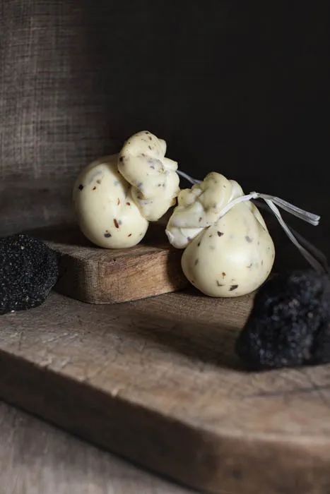 Scamorza al tartufo Costantini – foto del produttore