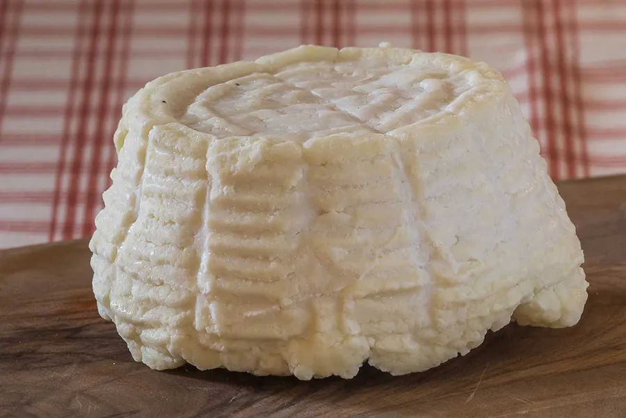 Ricottina al fumo di Ginepro – foto del produttore