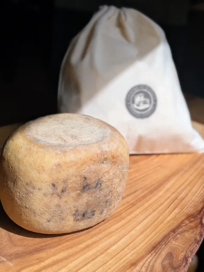 Speciale Pecorino di fossa a latte crudo – Produzione Limitata – foto del produttore