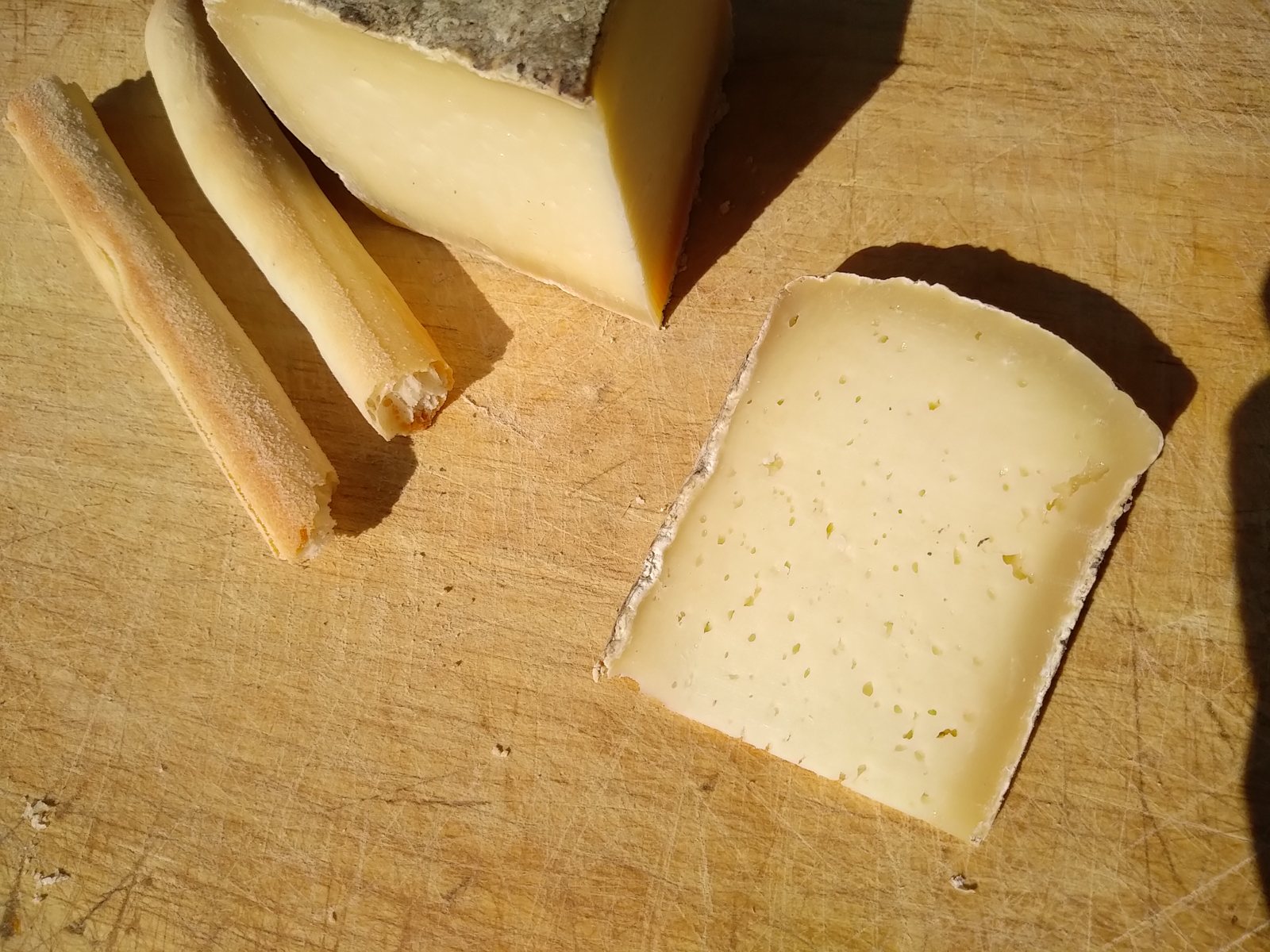 Forme di Cevrin di Coazze con crosta rugosa e muffe naturali