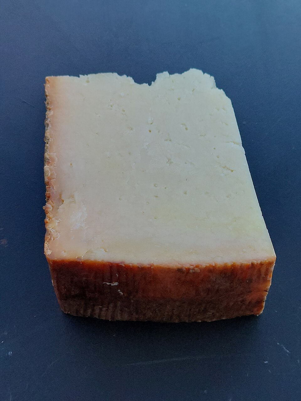 Pezzo di Pecorino Siciliano DOP stagionato