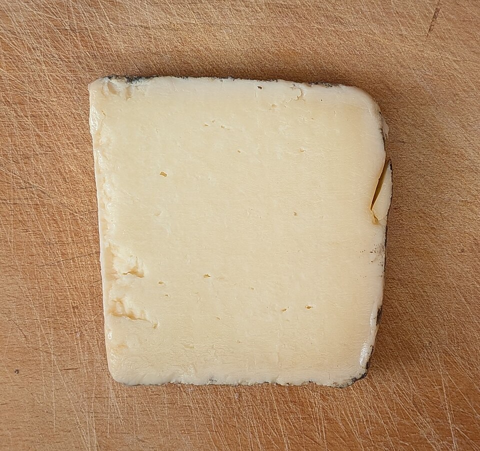 Fetta di Pecorino Toscano semistagionato